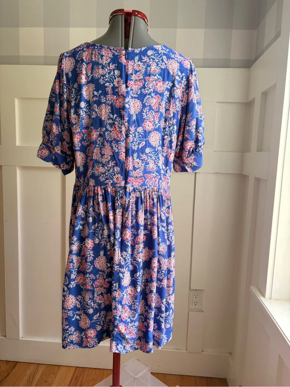LOFT Blue Floral Scoop-Neck Mini Dress 12 - Picture 5 of 9